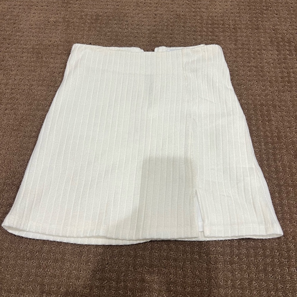 Princess Polly Cream Mini Skirt. Size 6.